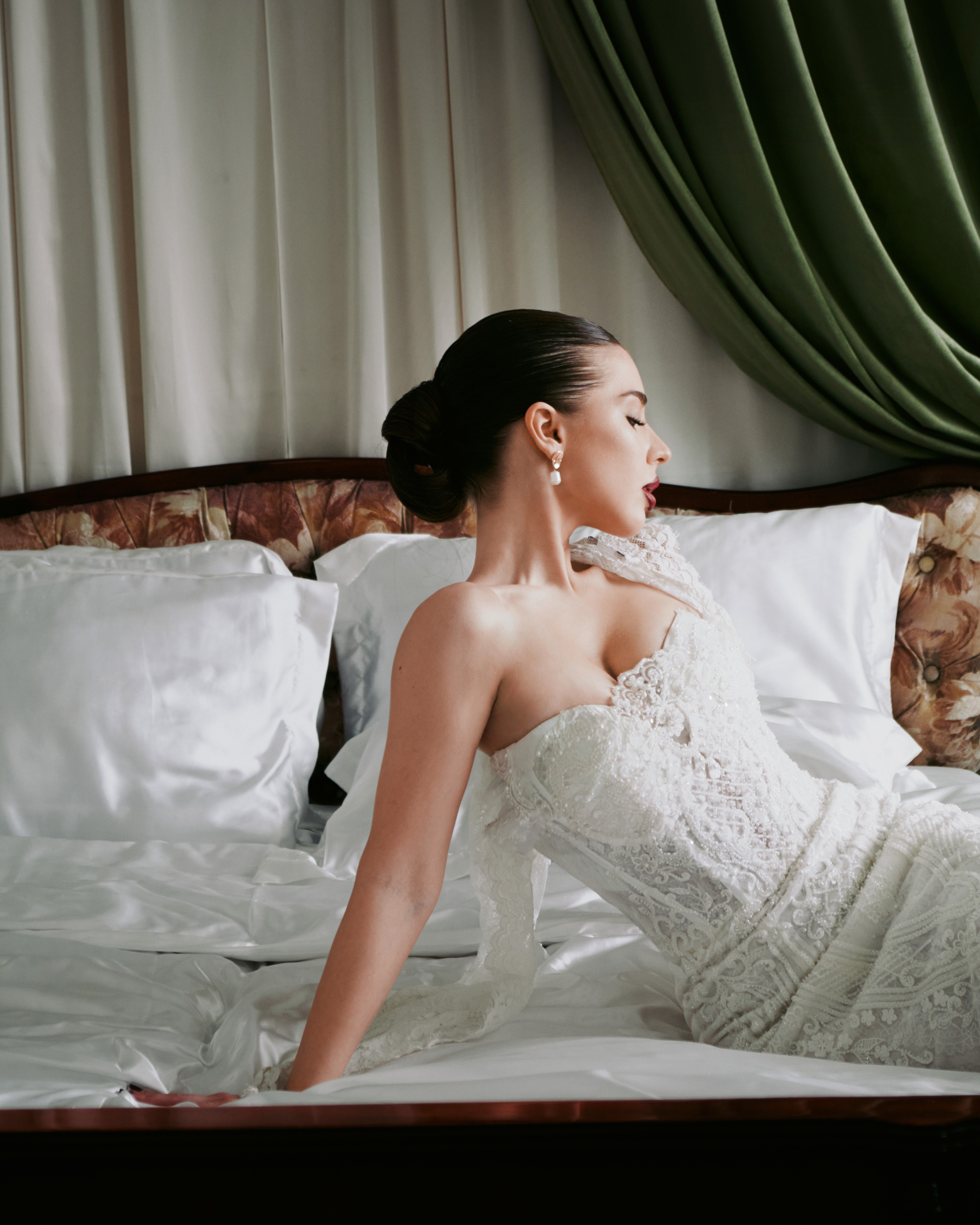 Bride’s wedding look, фото 10