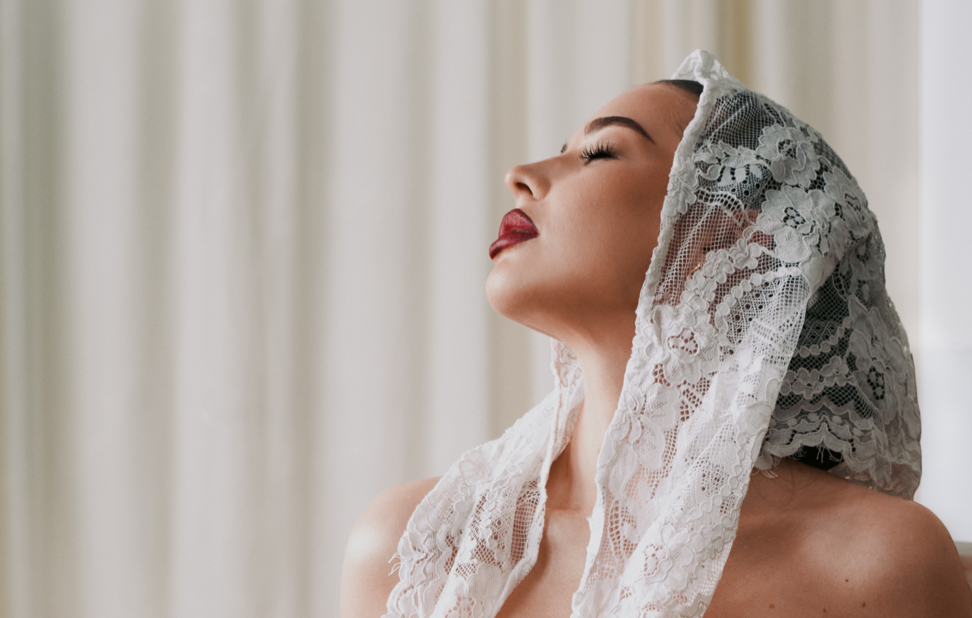 Bride’s wedding look